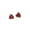 Dulces y de Moda Nuevos Asimétricos Amor Circonita Roja Diamante Denso Incrustado Exquisitos Pendientes Aguja de Plata S925 Románticos y Hermosos