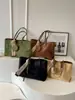 Bolsa Versátil de Veludo Transfronteiriça Estilo Retrô Grande Capacidade Moda Outono 2025 Bolsa Tote de Ombro para Passeio e Trabalho Bolsa para Roupa de Trabalho