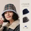 Seul Romântico! Chapéu bucket xadrez dupla face super estilo estrangeiro chapéu de pescador espessado chapéu quente para outono e inverno combina com tudo novo