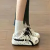 Zapatos Casuales de Mujer Bordados Estrella Nueva Primavera y Otoño Tenis Planos Versátiles para Estudiantes en Esquema de Color Blanco y Negro