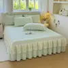 Falda de Cama Acolchada de Terciopelo de Leche Francés Colcha Pieza Única Encaje Estilo Princesa Falda de Cama Protector de Cubierta de Cama Temporada Otoño Invierno