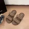 Sandálias Slip-On com Design Único de Bolinhas e Franzidos para Mulheres, Verão 2026, Para Usar ao Ar Livre, Chinelos Planos Antiderrapantes Estilo Férias