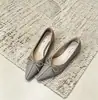 Sandálias de Salto Plataforma Estilo Coreano Design Patchwork Elegante Laço Sapatos de Salto Único Femininos 2026 Outono/Inverno Novos Veludo Retrô Sapatos de Salto Médio