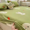 Sábana de terciopelo de leche engrosada con temática de dibujos animados, pieza individual, funda de sábana para cama infantil forrada de forro polar de invierno, protector de colchón cálido, juego de tres piezas