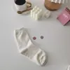 Calcetines Finos de Moda para Mujer, Color Blanco y Negro, Largo hasta Media Pantorrilla, Color Sólido, Nuevos Calcetines Largos de Primavera y Otoño, Calcetines de Algodón Simples y Versátiles, Estilo Coreano y Japonés