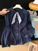Outono 2026 Novo Estilo Coreano Solta Emagrecedora Versátil Camisa Casual para Mulheres com Design Único Manga Longa Top Tendência
