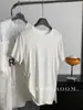 Camiseta Feminina Fashion e Estilosa para Primavera/Verão 2026, Gola Redonda, Manga Curta, Fenda Lateral, Afunilamento na Cintura, Tendência de Camiseta Básica Casual Emagrecedora