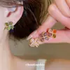 Pendientes de botón de flor de circonita con pasador de plata chapado en oro real de 18 quilates Pendientes versátiles para el trayecto de la dopamina Accesorios de pendientes de moda para el trayecto para mujer