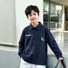 Camiseta de Manga Longa de Outono para Meninos Roupa Íntima 2026 Crianças de Meia-Idade e Mais Velhas Moletom com Gola Lapela Primavera e Outono Meninos Roupas Infantis Huzhou Zhili