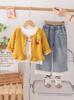 Traje de Primavera y Otoño para Niñas 2025 Nuevo Traje de Otoño de Tres Piezas con Clip de Flor Pequeña para Bebé Niña Moda Infantil al Por Mayor