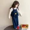 Conjunto Jeans para Meninas Primavera e Outono 2026 Novo Estilo Fashionável Estiloso Roupa de Outono para Bebê Menina Conjunto de Três Peças com Pingente