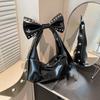 Bolso Tote Transfronterizo Nuevo Retro con Remaches y Lazo, Bolso de Hombro para Mujer, Moderno, Dulce, Versátil