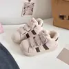 Zapatos de Algodón Cálido de Peluche con Velcro y Cabeza de Concha Retro para Mujer 2026 Invierno Nuevos Versátiles de Suela Plana Zapatos Birkenstock Peludos