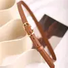 Cinto de Couro de Alta Qualidade para Mulheres, Fashion e Versátil, Decorativo Afunilador de Cintura Estilo Clássico, Adequado para Ternos e Roupas Casuais, Cinto Fino