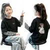 Camiseta de manga larga para niña, colección primavera/otoño 2026, capa base de algodón puro, top elegante para bebés y niños mayores, diseño de imitación de dos piezas