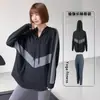 Roupa de Yoga para Fitness Jaqueta de Manga Longa Tamanho Plus Size para Meninas Fortes Solta Comprimento Médio Cobrindo o Quadril Efeito Emagrecedor Traje de Corrida de Secagem Rápida para Mulheres