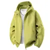 Jaqueta Casual com Capuz Nova Outono 2026 Masculina Top à Prova de Vento para Uso Externo Casaco de Manga Longa Fashionável para Homens e Mulheres