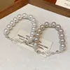 Pulsera de Flor de Zirconia y Perla Estilo Francés, Lujo Ligero, Sensación de Alta Gama, Pulsera Versátil, Joyería de Nicho Moderna y Única para Mujeres