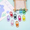 Nuevo Llavero de Flor Hueca Transparente de Colores Colgante para Joyería DIY Encanto Versátil Creativo para Bolso Femenino