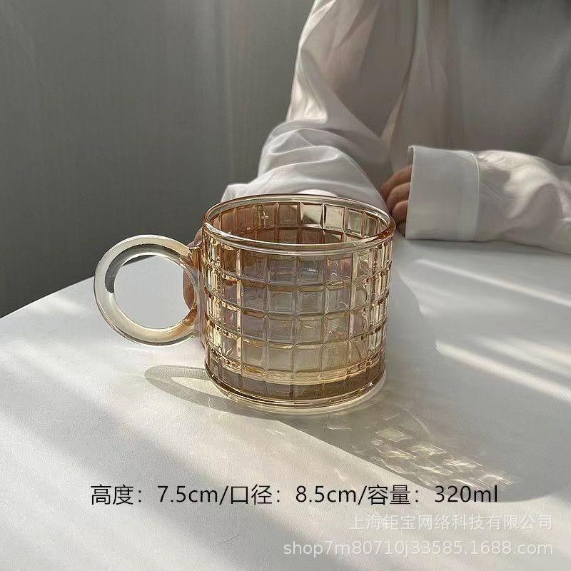 方格 琥珀.jpg