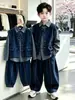 Roupas Infantis Meninos Primavera e Outono Colete Jeans Conjunto de Três Peças Estilo Coreano Conjunto Bonito Moderno para Crianças de Meia-Idade e Mais Velhas Comércio Exterior