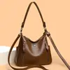 Bolso de Piel Suave para Mujer Modelo Nuevo 2026, Bolso de Hombro y Cruzado de Gran Capacidad, Bolso Casual Versátil para Madres de Mediana Edad, Mayoreo