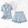 Conjunto Nuevo de Ropa para Casa de Manga Corta con Escote en V para Mujer, Shorts con Almohadilla en el Pecho, Pantalones Capri, Conjunto de Pijama de Tres Piezas