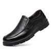 Zapatos de chef de cocina impermeables antideslizantes de piel de vaca de primera capa directamente de fábrica, zapatos casuales de cuero para primavera, zapatos de trabajo resistentes al desgaste para hombre