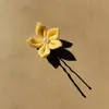 Moldeador de moño de flor para peinados de moño fáciles, accesorio de moño para primavera y verano para la parte posterior de la cabeza, accesorio para el cabello hecho a mano