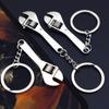 Llavero con llave inglesa ajustable de metal, herramienta al por mayor, minillave, llavero colgante para coche