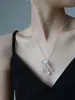 Kanamiina Colgante Sencillo Luz de Nicho Lujo Ligero Colgante de Fuegos Artificiales Collar Moda de Gama Alta Versátil Pendientes de Rosa