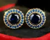 Pendientes de Botón Redondos Full Diamond con Textura Estilo Hong Kong, Estilo Nuevo Transfronterizo Tangjia para Mujer, Pendientes Redondos Huecos de Alta Gama Europeos y Americanos con Diseño Único e Innovador