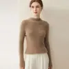 Suéter de cashmere puro 2026 outono e inverno novo suéter feminino de gola alta discreta, estilo elegante, caimento justo, blusa base canelada