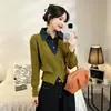 Conjunto de dos piezas de punto patchwork de mezclilla de diseñador, nuevo estilo otoño/invierno 2026, chaqueta entallada adelgazante, suéter versátil