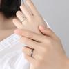 Anillos de Pareja Sol de Plata de Ley 1.0m para Mujer y Hombre, Ajustables Negro y Blanco Diseño Abierto, Diseño de Nicho de Lujo Ligero Japonés