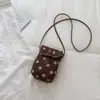 Bolso pequeño cuadrado personalizado estilo coreano para mujer, nuevo modelo otoño 2026, bolso cruzado de alta apariencia, bolso de teléfono moderno y a la moda