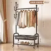Cabide portátil e multifuncional para uso doméstico, varal simples para secar roupas em ambientes internos, cabide de chão para roupas e chapéus para quarto