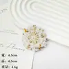 Apliques de tela hechos a mano con cuentas de alta resistencia, exquisitos accesorios para zapatos y sombreros, decoraciones para cuellos de traje, disponibles para venta al por mayor directamente del fabricante.