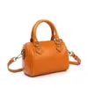 Bolso de mano de cuero genuino para mujer, adecuado para llevar en la mano, al hombro o cruzado, ideal para el trabajo, con un tacto de alta gama, diseño de nicho, hecho de cuero curtido vegetal, bolso estilo Boston para mujer