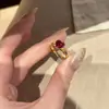 Nuevo Anillo Corazón Rojo de Gossip Girl para Mujer, Dulce y Lindo, Juvenil, Elegante, Lujo Ligero, Nicho, Sensación de Alta Gama