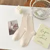 Meias cano médio de cor sólida com salto para mulheres, tons quentes para outono e inverno, simples e versáteis, design clean, estilo universitário, meias longas vintage