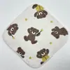 Comercio exterior artículo original de dibujos animados terciopelo cortado borde sobre raspado fondo estampado absorbente sin pelusa cuadrado pequeño toalla toalla para babas