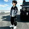 Conjunto de Roupa de Outono para Meninos, Novo Estilo Primavera-Outono 2026, Moderno e na Moda para Crianças Maiores, Estiloso e Descolado para Meninos no Outono