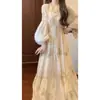 Vestido de hada estilo resort francés con un aire de pintura al óleo, vestido plisado floral con cintura ceñida, vestido largo para la hora del té