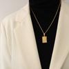 Noria diseño francés colgante cuadrado de 26 letras cadena clavicular chapado en oro de 18K acero de titanio joyería de fábrica al por mayor