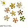 Pingente de Colar Flor de Cinco Pétalas de Zircônia Colorida Banhado a Ouro Cobre Moda Feminina Elegante Luxo Leve Floral em Formato de O Colar Atacado