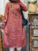 Vestido de punto floral vintage de cuello semi-alto para principios de primavera 2026 nuevo vestido base vintage de nicho para mujer