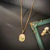 Novo Colar Francês Retrô Gota de Óleo Olho de Gato para Mulheres, Alto Padrão, Luxo Leve, Temperamento Fashion, Corrente de Clavícula Versátil Atacado