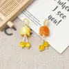 Accesorio popular de TikTok con colgante de flor de ciruelo pequeña que cambia de color, llavero hecho a mano con tallado fino, pulsera, collar
