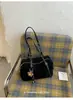 Bolsa de Ombro Feminina Suede Retrô 2026 Nova Outono Casual Bolsa de Ombro Estética de Alto Padrão Cor Bolsa para o Dia a Dia
